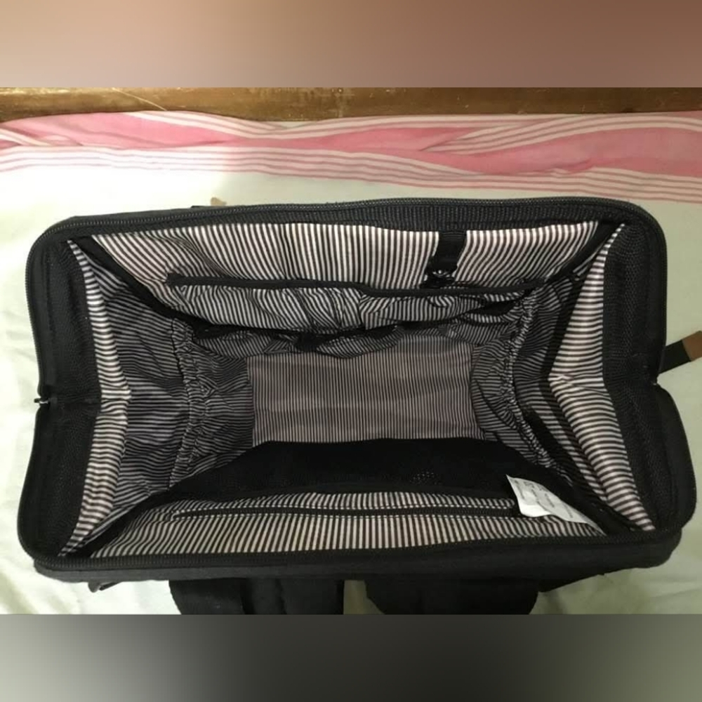 Hap Tim Multi-Function Diaper Bag - Picture 3 of 3